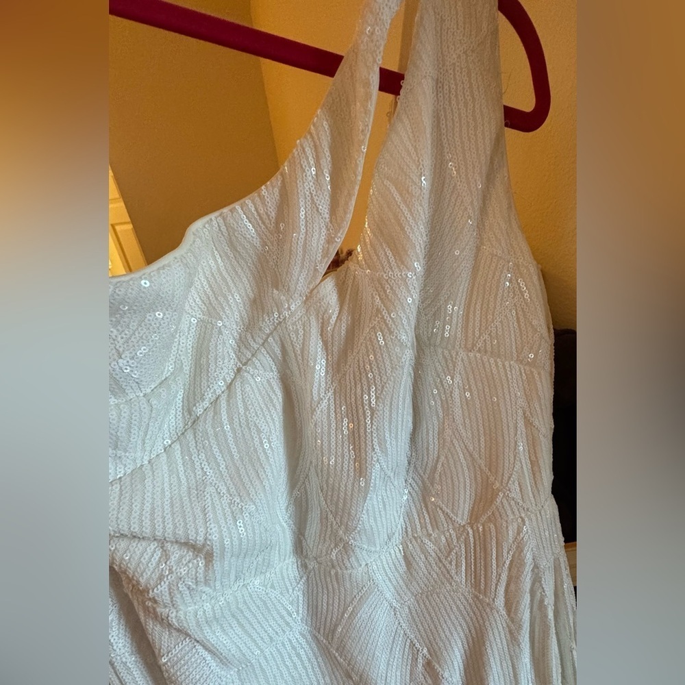 Giffnisetti White Sequence Gown - Picture 3 of 8